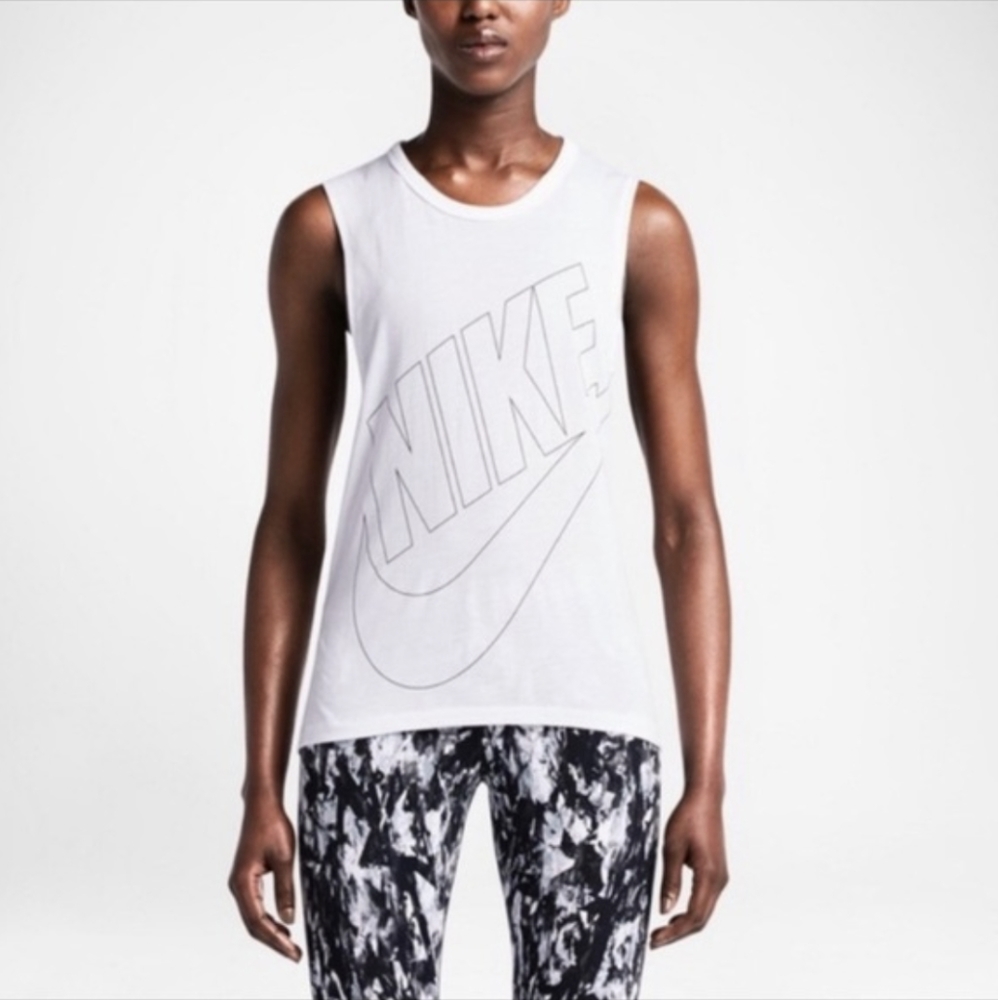 Nike women's signal muscle tank